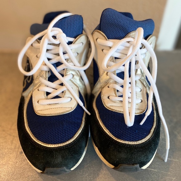 Women's Chanel Suede CC cruise suede trainer - Picture 13 of 16